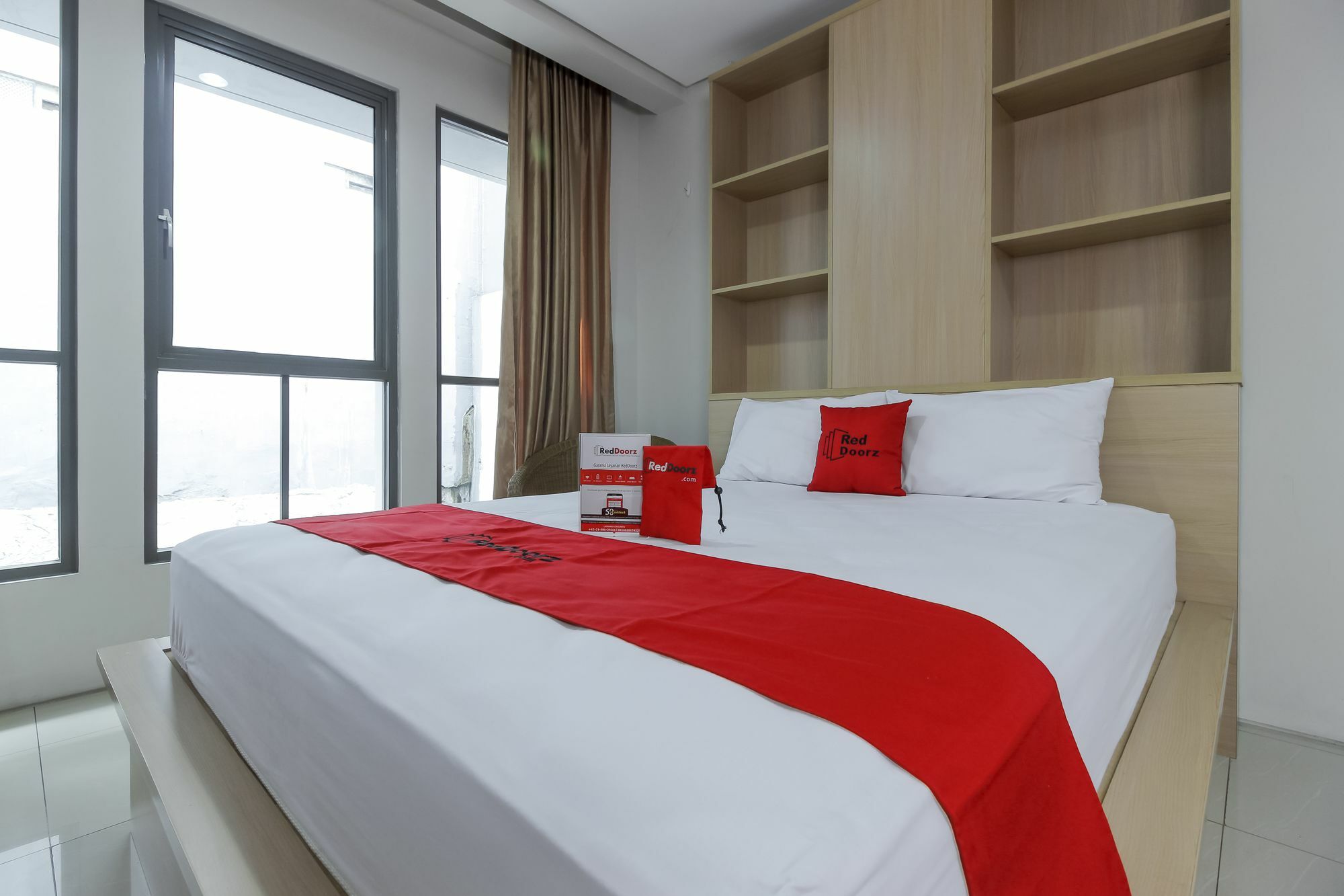 Reddoorz @ Patal Senayan 4 Hotel Jakarta Exterior foto
