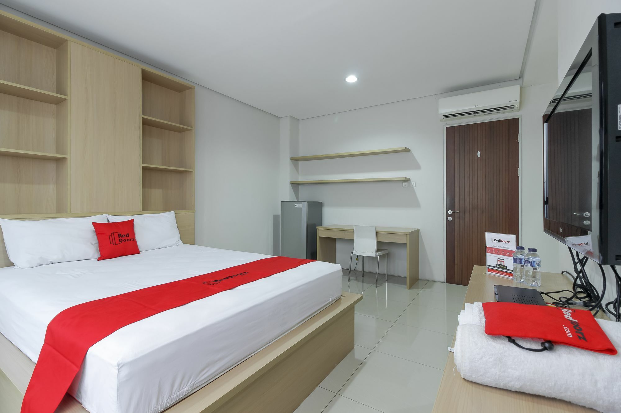 Reddoorz @ Patal Senayan 4 Hotel Jakarta Exterior foto